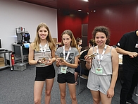 Stolze Fliegerbesitzerinnen