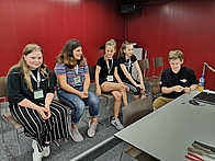 Aufmerksame Schülerinnen